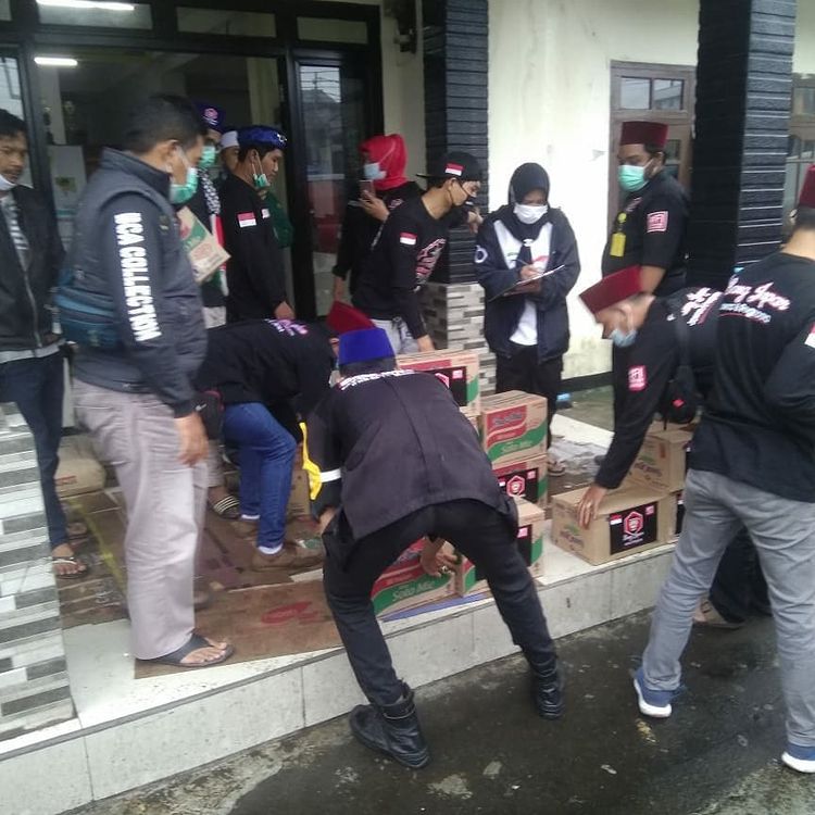 Headline Bogor | Bang Japar Salurkan Bantuan Bagi Korban Banjir Bandang