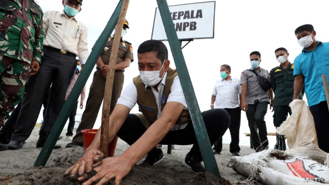 Headline Nasional | Doni Monardo Sebut Mitigasi Berbasis Vegetasi Solusi Hadapi Tsunami