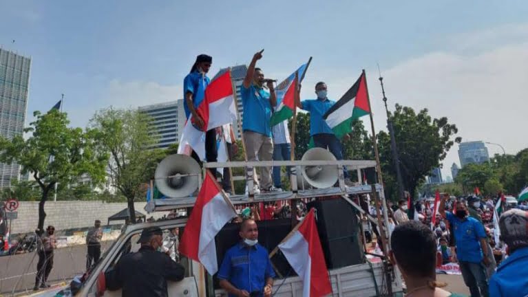 Headline Nasional | Gelar Aksi di Kedubes AS, KNPI : Penjajahan di Atas Dunia Harus Dihapuskan