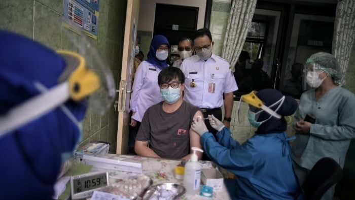 Headline Jakarta | DKI Jakarta Lampaui Target 100 Ribu Target Vaksinasi Per Hari
