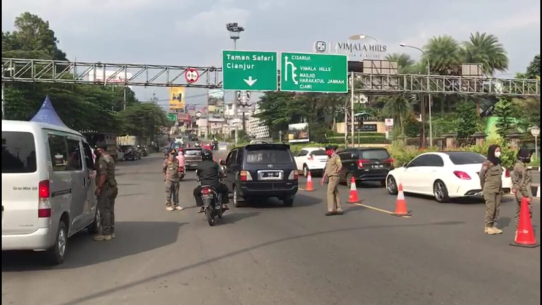Headline Bogor | Petugas Kabupaten Bogor Putarbalik Ratusan Kendaraan Luar Bogor