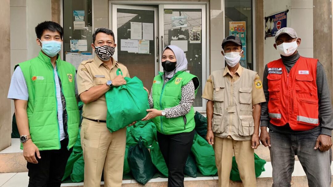 Headline Bogor | Bogor GerCep Salurkan Bantuan Sembako dan Vitamin Bagi Warga Isoman