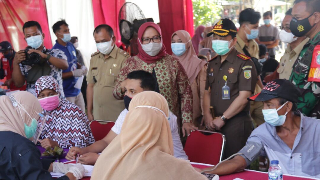 Headline Bogor | Bupati Bogor Apresiasi Antusiasme Masyarakat Dalam Kegiatan Vaksinasi Massal