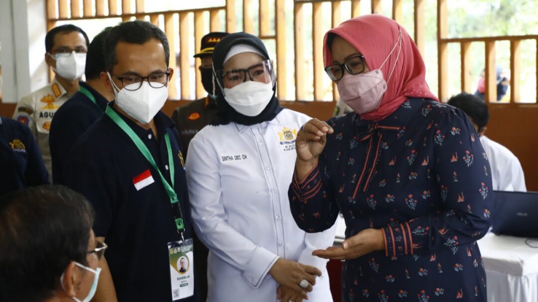 Headline Bogor | Bupati Bogor Harap Bulan Agustus 1,2 Juta Orang Telah Terima Vaksin