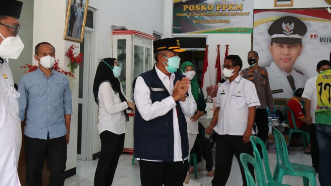 Headline Bogor | Tinjau Vaksinasi Desa Cimanggis, Sekda Burhanudin Apresiasi Dokter dan Nakes