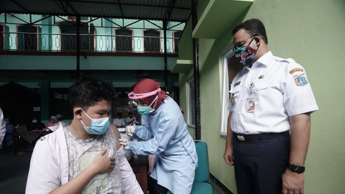 Headline Jakarta | Gubernur Anies Tinjau Vaksinasi Anak di Kebayoran Baru
