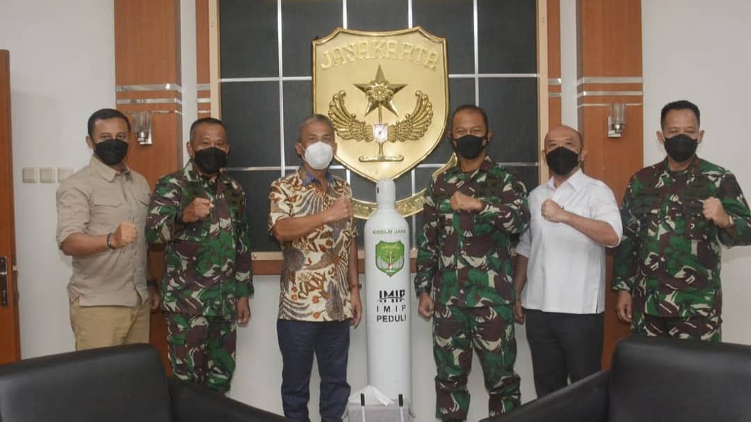 Headline Jakarta | Kodam Jaya Menerima Bantuan Tabung Oksigen Dari PT. IMIP