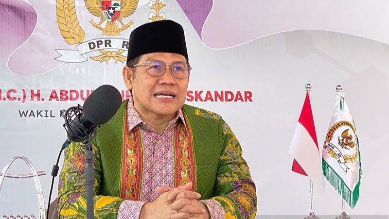 Headline News | Wakil Ketua DPR Minta Pemerintah Hapus Aplikasi Pinjol Ilegal di Platform Penyedia Aplikasi