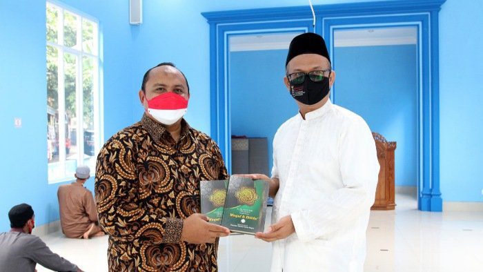 Headline Bogor | Atang Trisnanto Serahkan Al Quran Pada Peresmian Masjid An-Naba PWI Kota Bogor