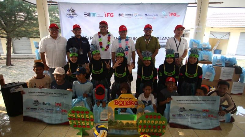 Headline Nasional | JMI dan BUMN IFG Holding Berikan Donasi Pendidikan Untuk Anak Nelayan