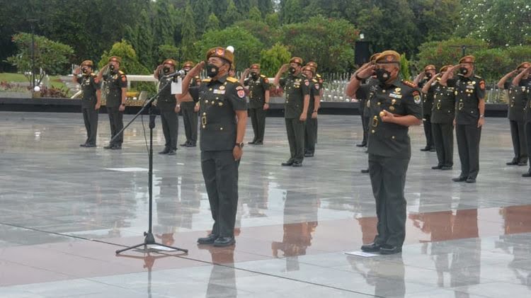 Headline Nasional | Keluarga Besar Korps Arhanud TNI AD Laksanakan Ziarah Rombongan di TMPN Kalibata