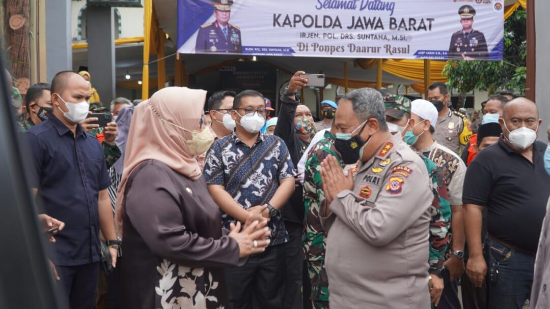 Headline Bogor | Bupati Bogor Bersama Kapolda Jabar Tinjau Vaksinasi Massal di Cibinong