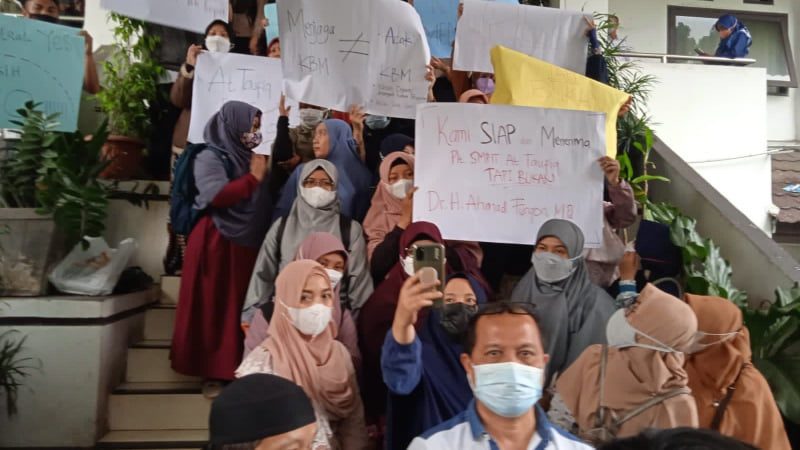 Headline Bogor | Tak Sesuai Dengan Tupoksi, Wali Murid At-Taufik Minta Plt Kepsek Diganti