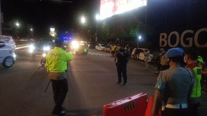Headline Bogor | Antisipasi Penyebaran Omicron, Polresta Bogor Kota Lakukan Pembatasan Mobilitas