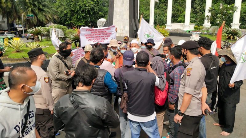 Headline Nasional | Aksi Longmarch Petani Sukabumi Banyak Diintimidasi Aparat Negara