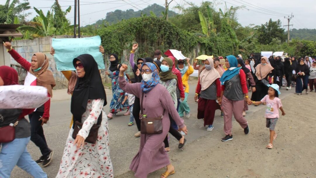 Warga Lakukan Aksi Longmarch Tolak Pembangunan TPST Rumpin