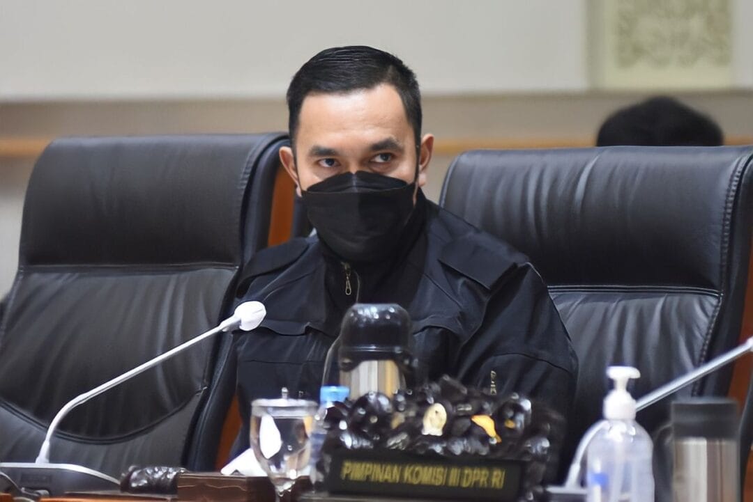 Terkait Pembuatan SIM, Sahroni Harap Arahan Kapolri Segera Dijalankan