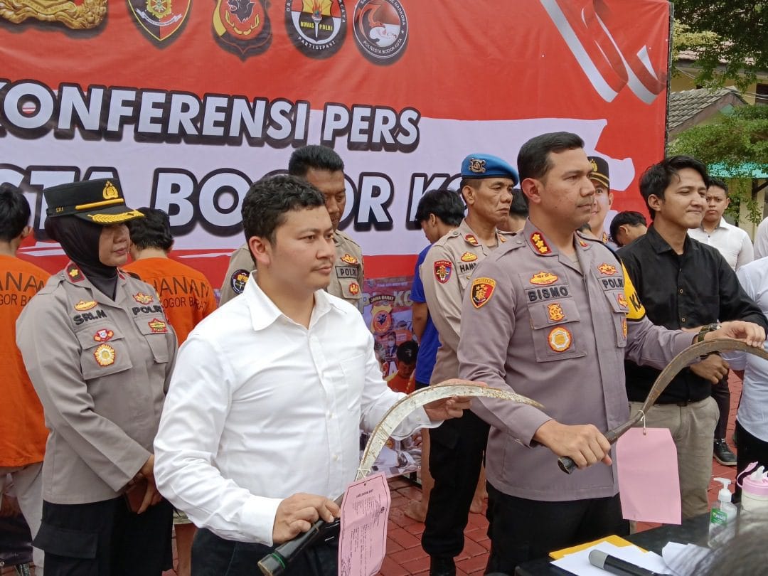 Satreskrim Polresta Bogor Kota Ringkus 4 Pelaku Curas Bersenjatakan Celurit