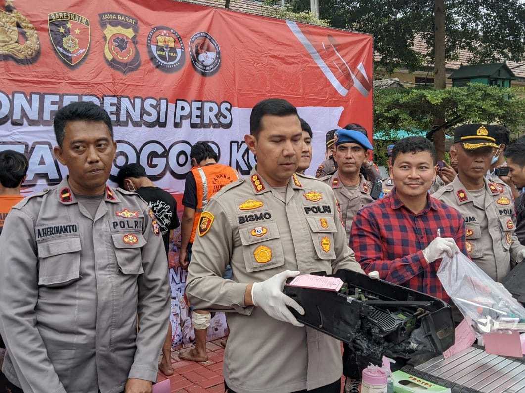 Satreskrim Polresta Bogor Kota Ringkus 2 Pelaku Pembobol ATM Ratusan Juta Rupiah