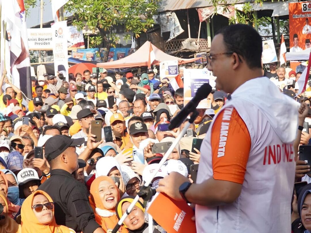 Puluhan Ribu Warga Salatiga Ikuti Jalan Sehat Bareng Anies Baswedan