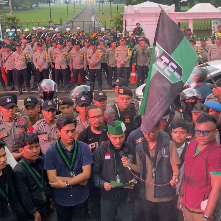 Unjuk Rasa di Depan Istana Bogor, HMI Minta Presiden Berhentikan Pejabat Anti Kritik