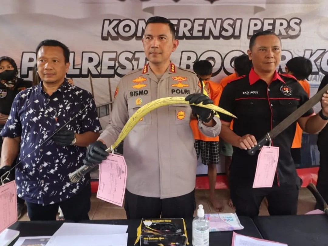 Polresta Bogor Kota Tangkap Remaja Bersajam yang Hendak Tawuran