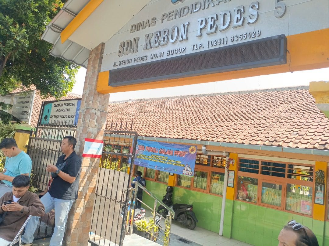 Hormati Wafatnya Wapres RI ke-9, Siswa Kebon Pedes 5 Dipulangkan Lebih Awal