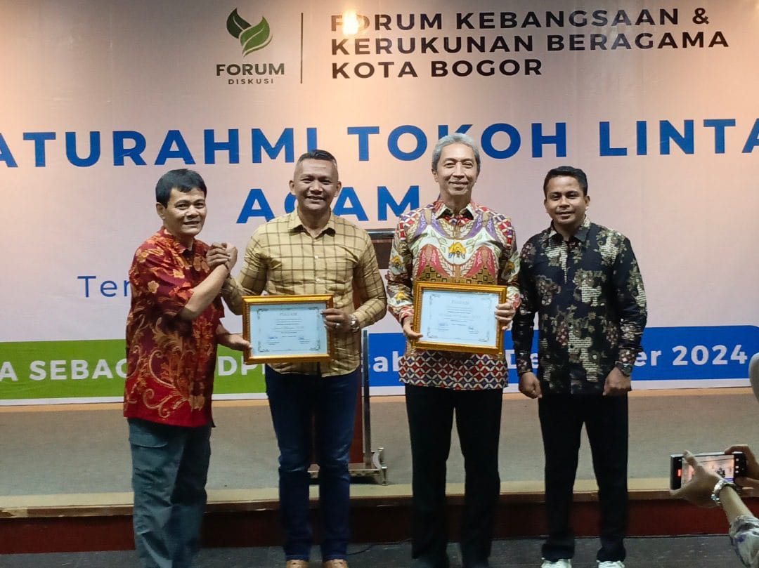 Wali Kota dan Wakil Wali Kota Terpilih, Dedie - Jenal Dianugerahi Tokoh Toleran