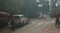 Parkir di Badan Jalan Sekitar Pasar Sukasari Disorot, Diduga Ada Setoran ke Oknum