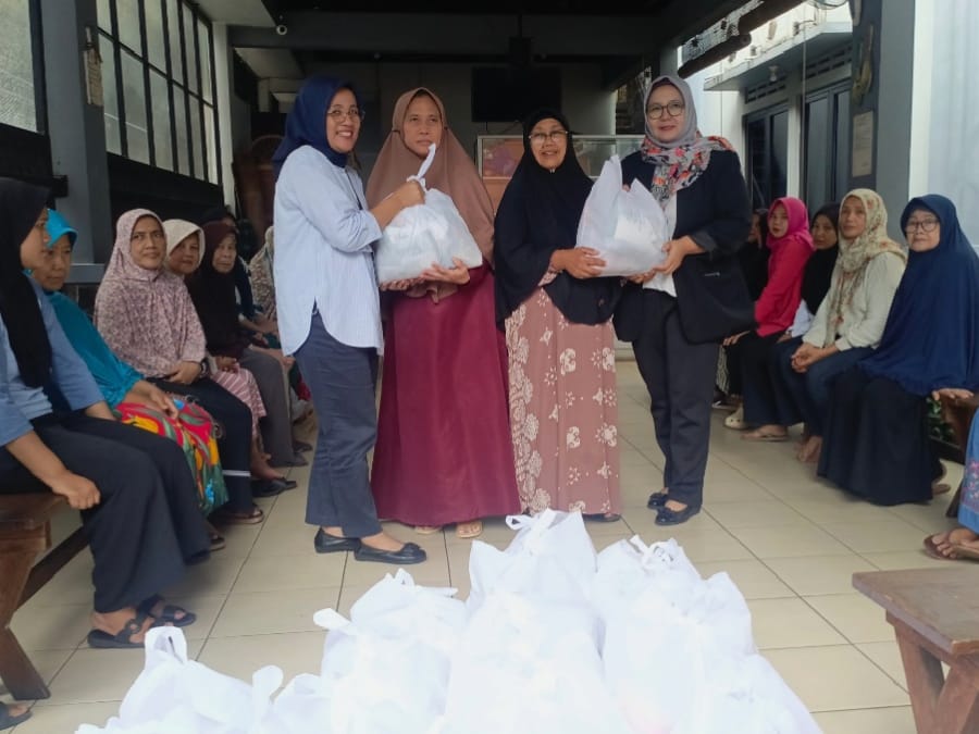 BRI Bogor Pajajaran Salurkan Bantuan Sembako untuk Masyarakat Menjelang Idul Fitri
