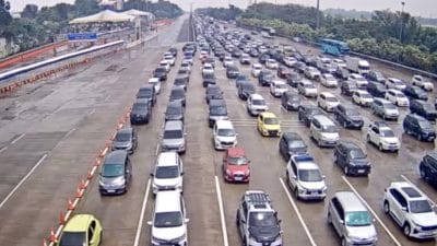 Contraflow Tol Cikampek Dimulai Hari Ini