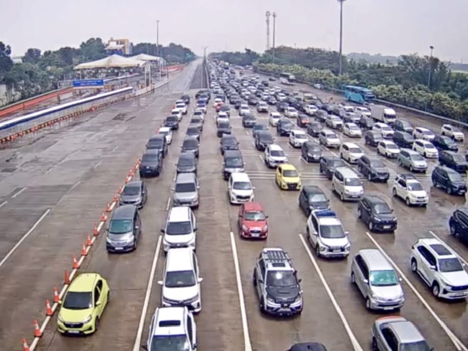 Contraflow Tol Cikampek Dimulai Hari Ini