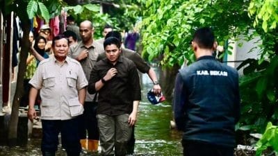 Presiden Prabowo Tinjau Korban Banjir di Bekasi dan Berbuka Puasa Bersama Warga