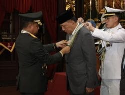 Menhan Sjafrie Sjamsoeddin Terima Bintang Yudha Dharma Utama Dari Panglima TNI