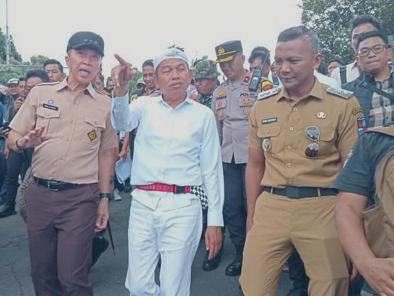 Kunjungi Lokasi Longsor Batutulis, KDM Janjikan Relokasi Warga dan Pembukaan Akses Baru
