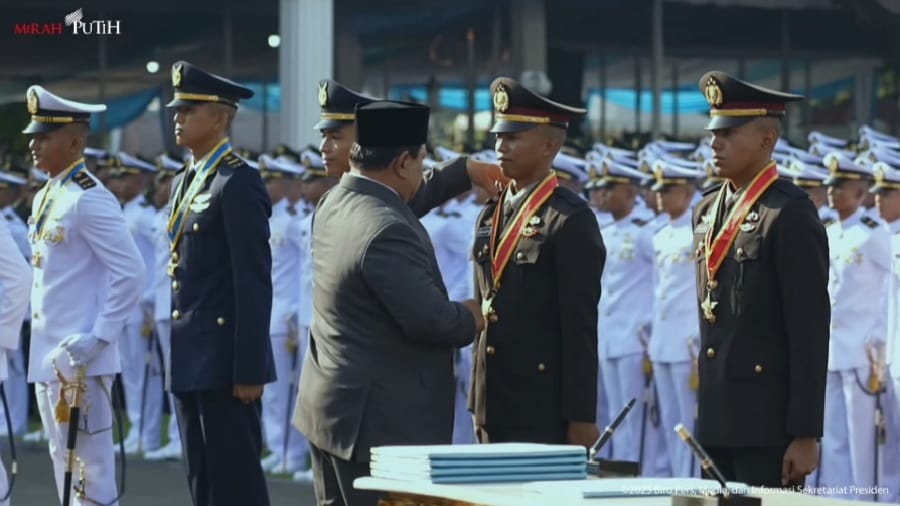 Lantik Perwira 2.000 Perwira Muda, Presiden Prabowo: Keselamatan Rakyat Ada di Pundakmu