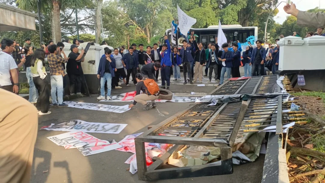 Gelar Aksi di Balaikota, Mahasiswa Soroti Pengangguran Lulusan SMK dan Desak Audit RSUD Kota Bogor