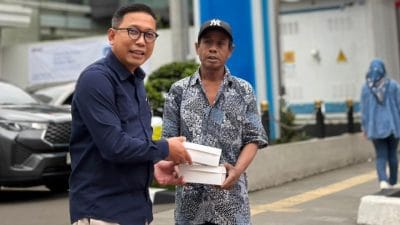 BRI Bogor Pajajaran Berbagi Makanan kepada Pengguna Jalan di Bulan Ramadan