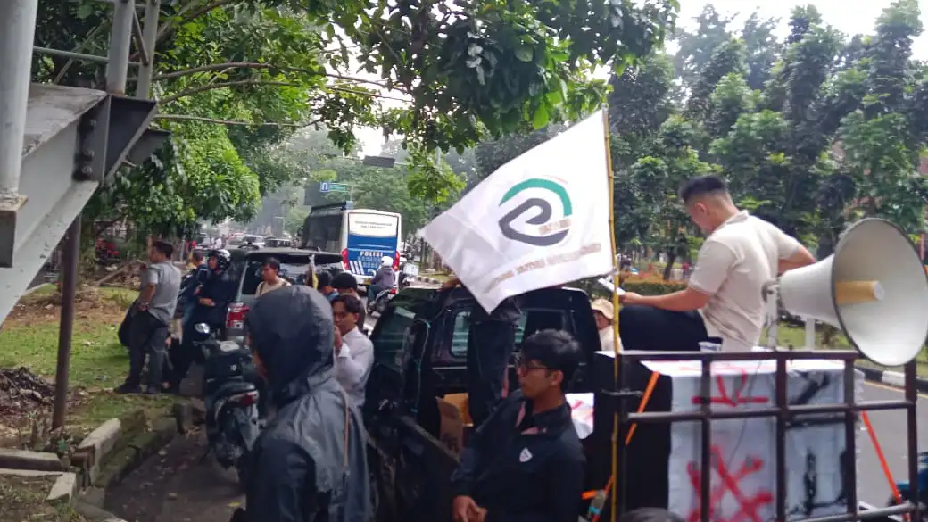 Gelar Aksi di BAZNAS Kota Bogor, Mahasiswa Tuntut Copot Ketua dan Audit Dana ZIS