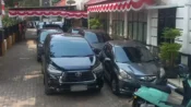 KPK Dikabarkan Geledah Kantor Disdik Kabupaten Bogor, Empat Mobil Penyidik Terparkir