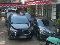 KPK Dikabarkan Geledah Kantor Disdik Kabupaten Bogor, Empat Mobil Penyidik Terparkir