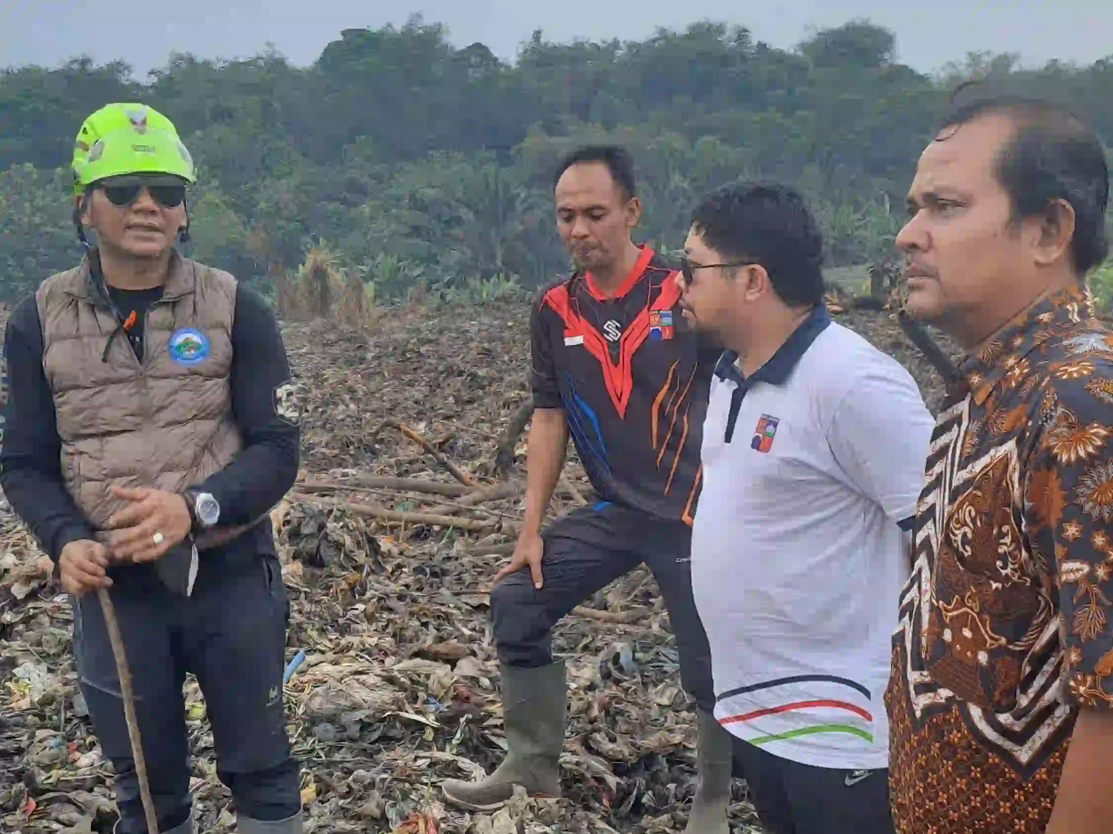 TPA Galuga Terbakar, HPPMI-LBH WPM dan Mitra Bergerak Bantu Petugas